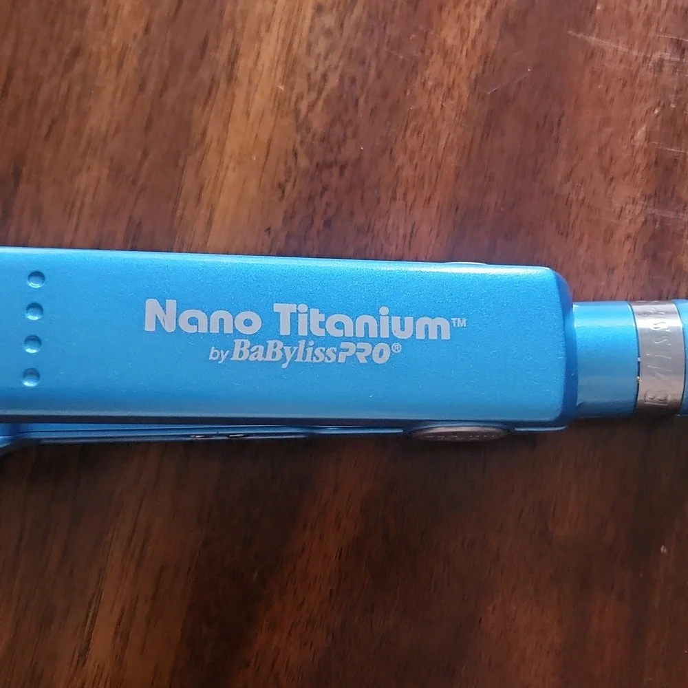 BaByliss Pro Nano Titanium 1 3/4" Ionic Straightener - Picture 11 of 16